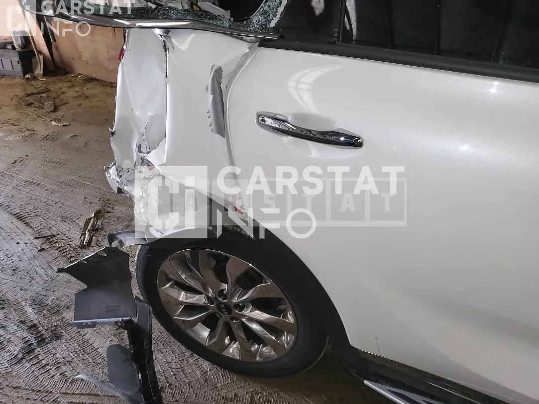 Photo 2 of 5: 2018 Kia Sorento 2.2 4WD, VIN KNAPK81BDKA530493 — Korean insurance auction