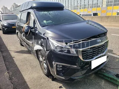 Photo 1 of 24: 2019 Kia Carnival High Limousine, VIN KNAME81ABKS606196 — Korean insurance auction