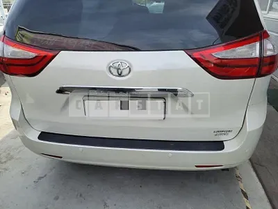 Photo 1 of 12: 2017 Toyota Toyona Siena 4WD — Korean insurance auction