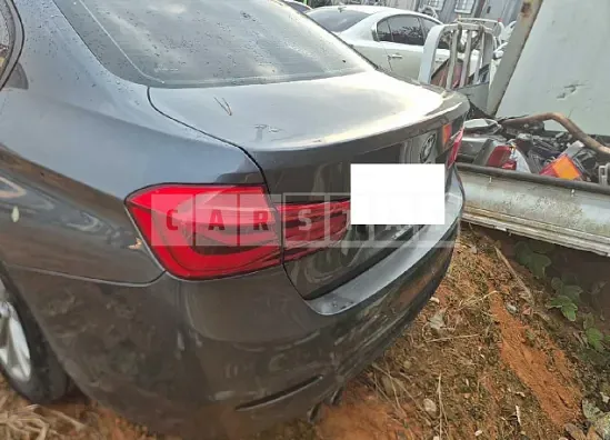 Photo 2 of 13: 2018 BMW 320d — Korean insurance auction