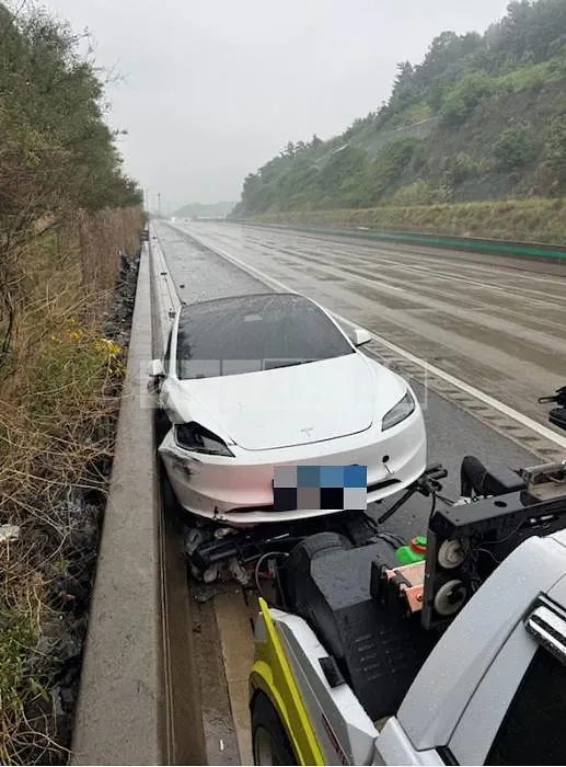 Photo 2 of 4: 2024 Tesla Model 3 Long Range — Korean insurance auction