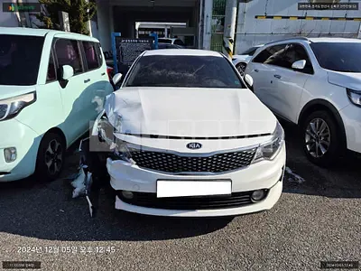 Photo 1 of 10: 2015 Kia K5, VIN KNAGS416BGA003634 — Korean insurance auction