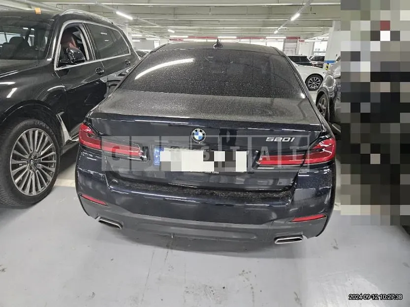 Photo 2 of 13: 2023 BMW 520i — Korean insurance auction