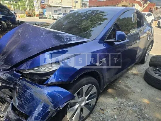 Photo 2 of 8: 2021 Tesla Model Y Standard Range — Korean insurance auction