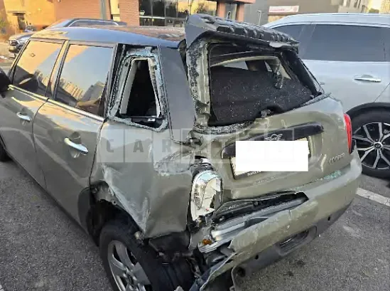Photo 2 of 6: 2019 MINI Cooper — Korean insurance auction