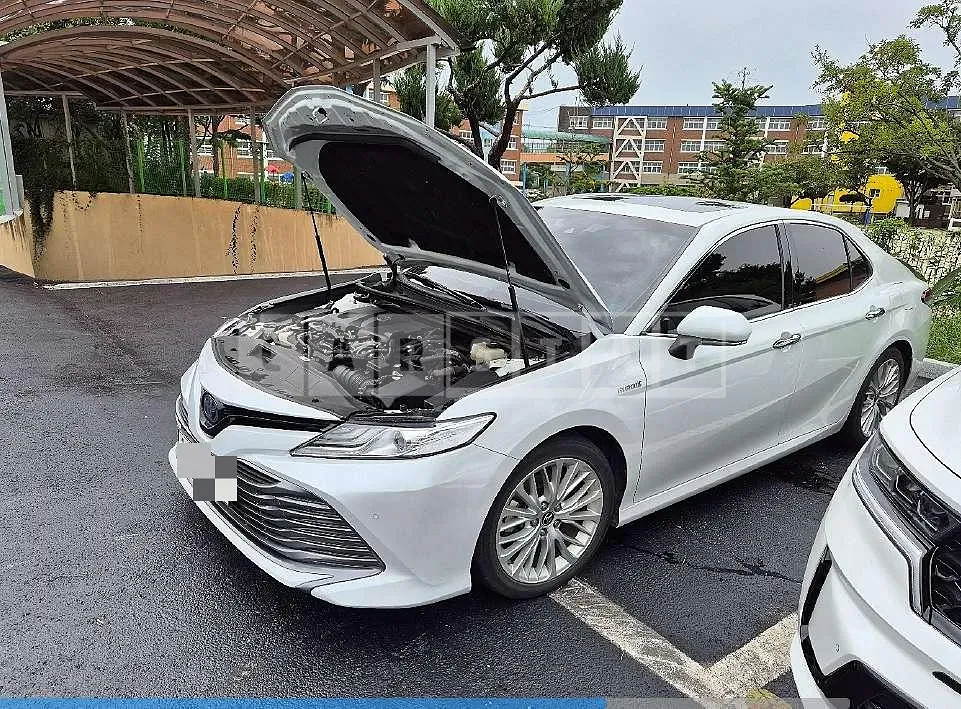 Photo 2 of 26: 2020 Toyota Camry Hybrid — Korean insurance auction