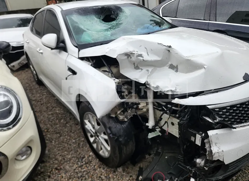 Photo 2 of 6: 2018 Kia K5, VIN KNAGT416BJA224896 — Korean insurance auction