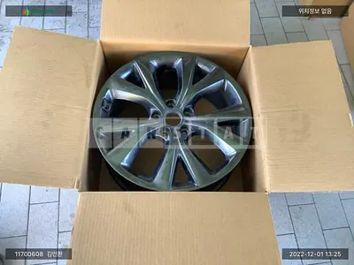 Photo 1 of 1: 2016 Hyundai Wheel /Santa Fe Wheel Single Item, VIN KMHSW81UBHU722605 — Korean insurance auction