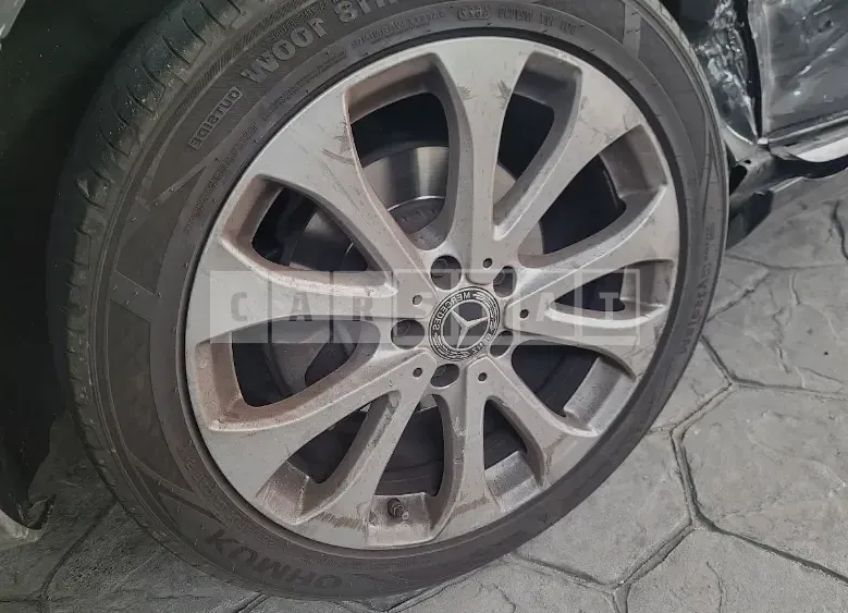 Photo 2 of 9: 2019 Mercedes-Benz E300 4Matic, VIN WDDZF4KB5KA683330 — Korean insurance auction