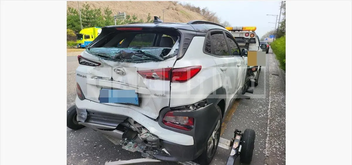 Photo 2 of 11: 2018 Hyundai Kona Electric Car — Korean insurance auction