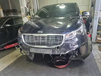 Photo 1 of 23: 2015 Kia Carnivals — Korean insurance auction