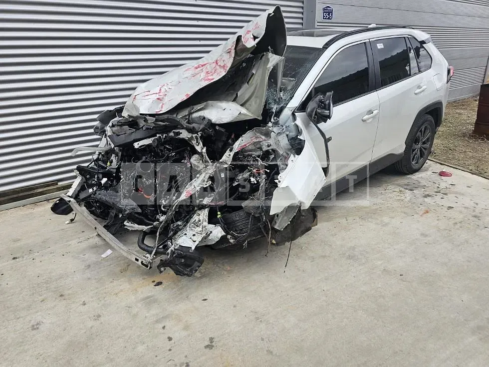 Photo 2 of 27: 2023 Toyota RAV4 Hybrid 2WD, VIN JTMX2RFVXPD123484 — Korean insurance auction