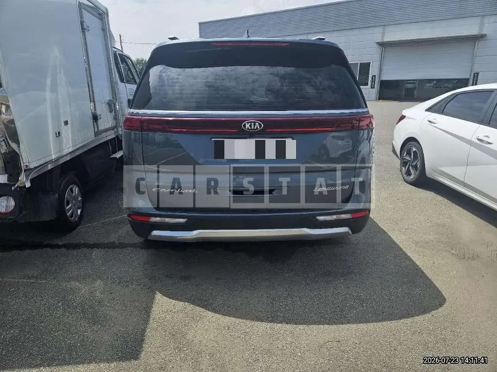 Photo 2 of 13: 2021 Kia Carnival 2.2 — Korean insurance auction