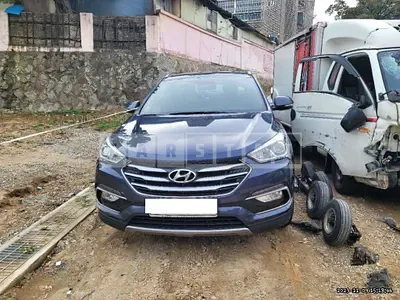 Photo 1 of 25: 2017 Hyundai Santa Fe, VIN KMHSW81UBHU715950 — Korean insurance auction