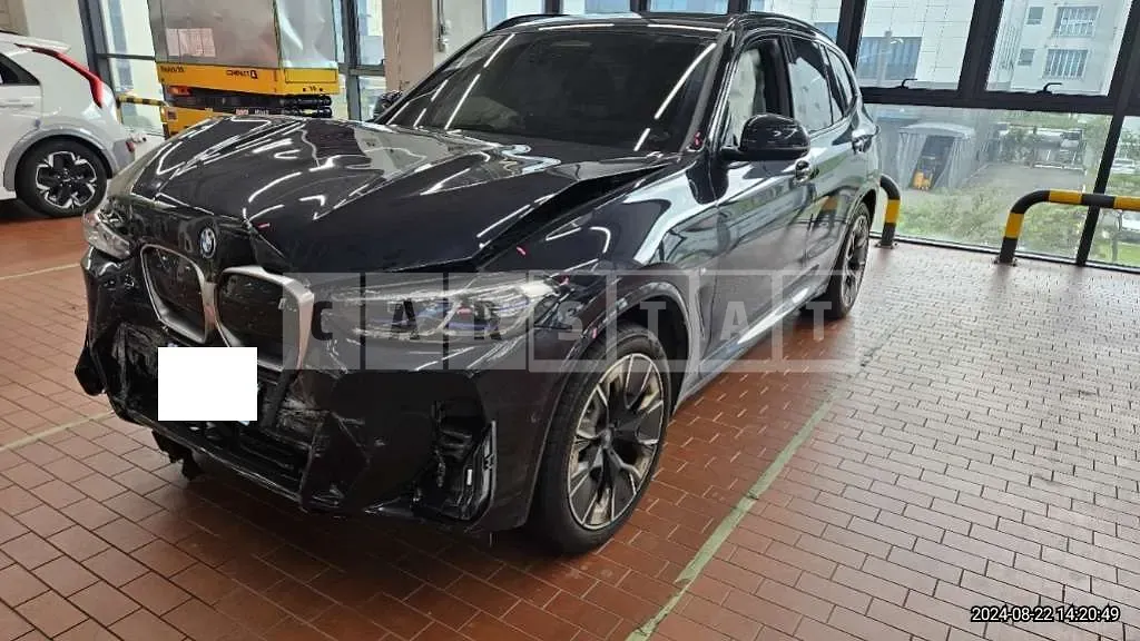 Photo 2 of 33: 2024 BMW iX3 M Sport — Korean insurance auction