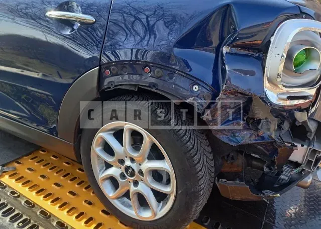 Photo 2 of 5: 2017 MINI Cooper Five-Door, VIN WMWXU1102H2G05600 — Korean insurance auction