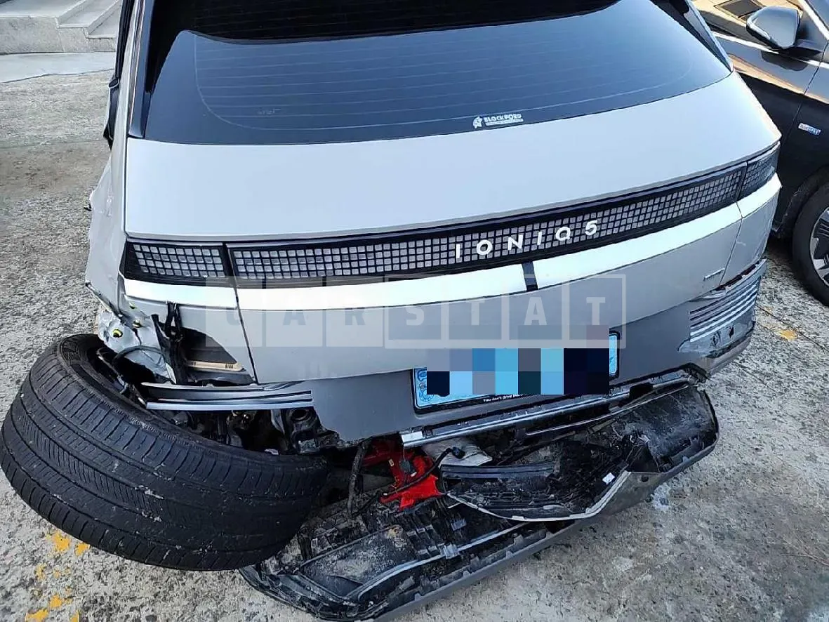 Photo 2 of 22: 2022 Hyundai IONIQ 5, VIN KMHKR81CPNU087040 — Korean insurance auction