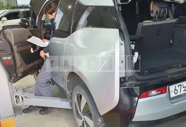 Photo 2 of 31: 2015 BMW i3, VIN WBY1Z210XFV307495 — Korean insurance auction