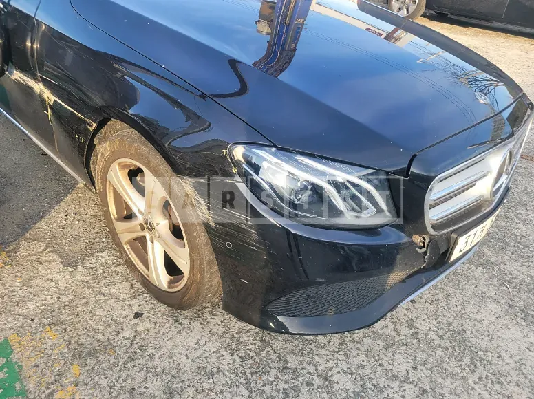 Photo 2 of 13: 2017 Mercedes-Benz E 200 — Korean insurance auction