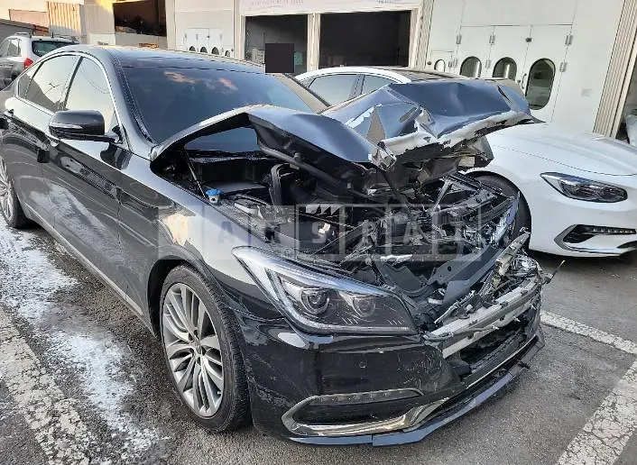 Photo 2 of 17: 2017 Genesis G80 3.3 — Korean insurance auction