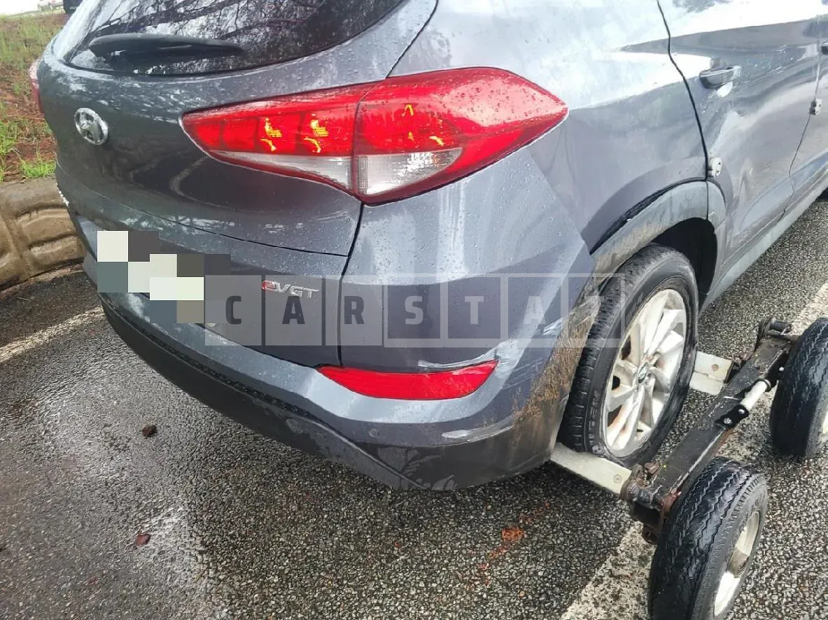 Photo 2 of 9: 2015 Hyundai Tucson TL, VIN KMHJ2815GGU007546 — Korean insurance auction