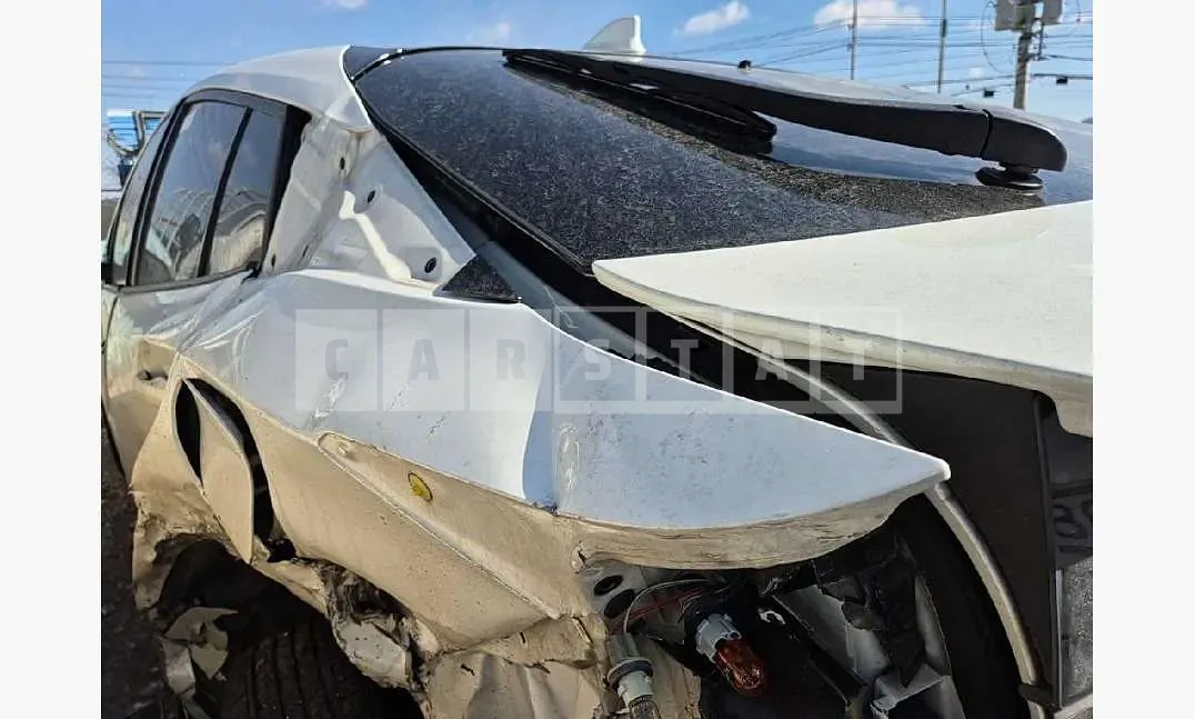 Photo 2 of 38: 2019 Toyota Prius 2WD — Korean insurance auction
