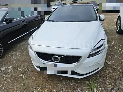 Photo 1 of 40: 2017 Volvo V40D3, VIN YV1MV79K0H2418438 — Korean insurance auction