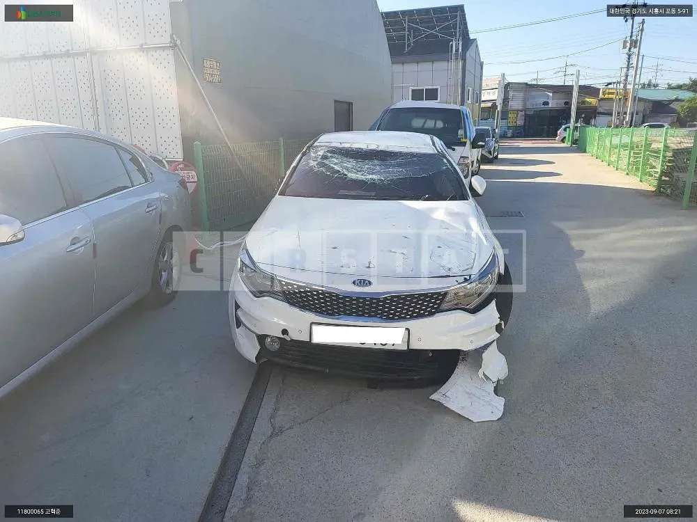 Photo 2 of 18: 2018 Kia K5, VIN KNAGT411BJA231809 — Korean insurance auction