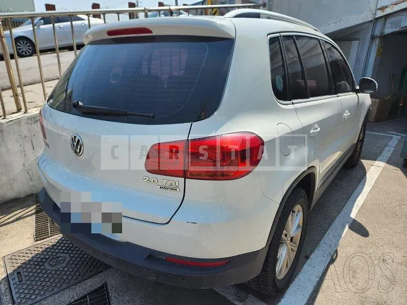 Photo 2 of 17: 2015 Volkswagen Tiguan 2.0 TDI Blue Motion, VIN WVGZZZ5NZFW565667 — Korean insurance auction
