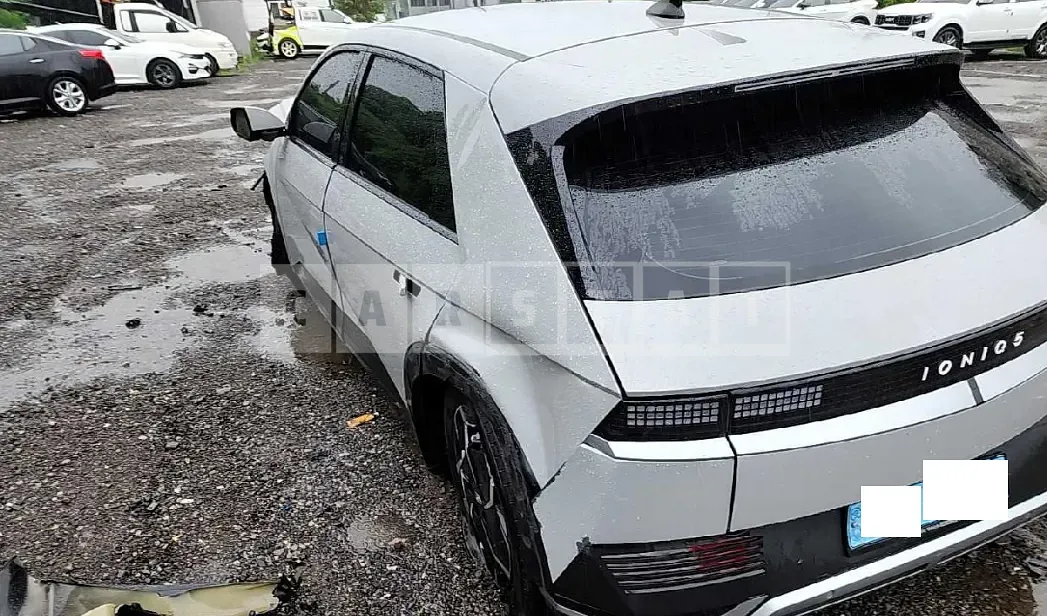 Photo 2 of 19: 2022 Hyundai Modern Ionic 5, VIN KMHKN81AFNU020227 — Korean insurance auction