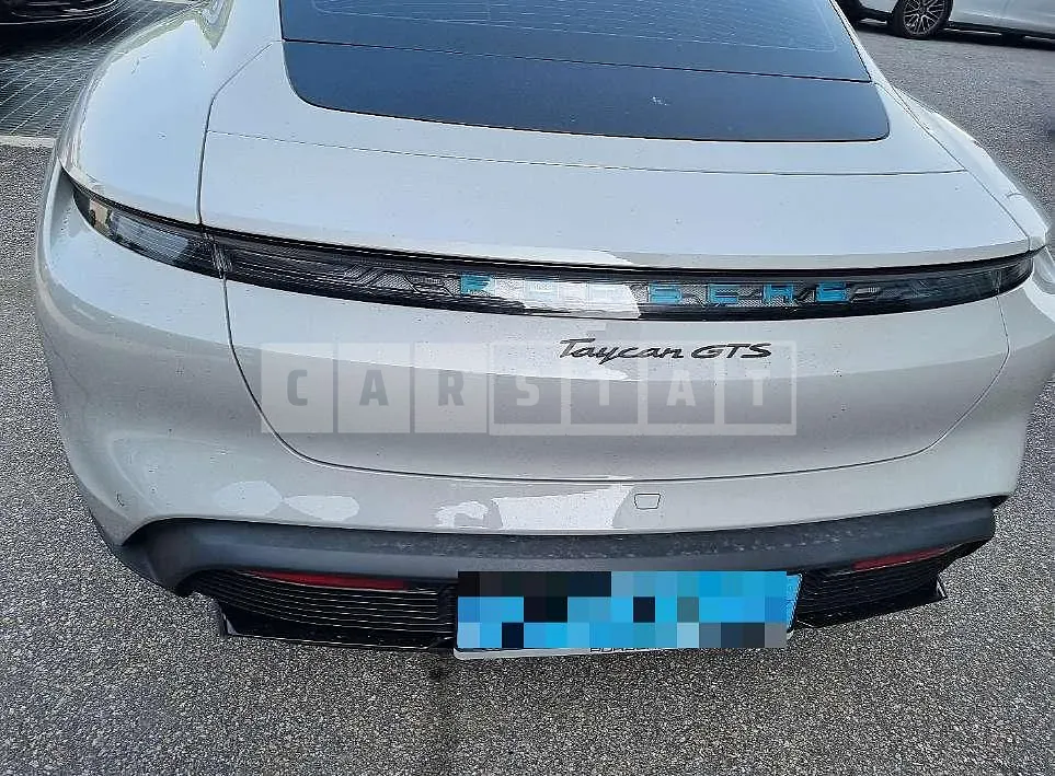 Photo 2 of 16: 2023 Porsche Taycan GTS — Korean insurance auction