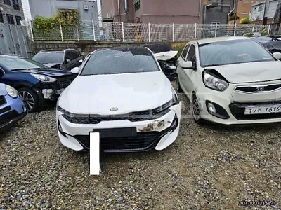 Photo 1 of 15: 2020 Kia K5 — Korean insurance auction