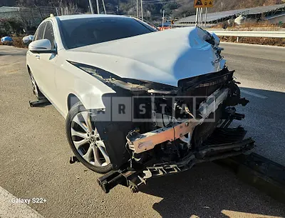 Photo 1 of 9: 2018 Mercedes-Benz E300 4Matic — Korean insurance auction