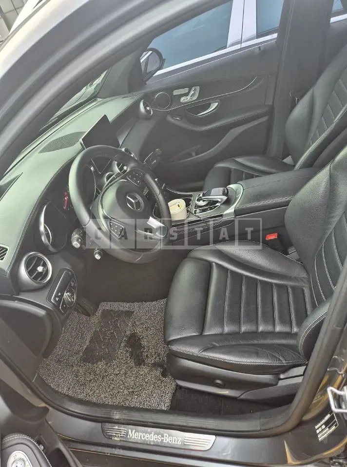 Photo 3 of 3: 2018 Mercedes-Benz GLC220 d 4Matic — Korean insurance auction