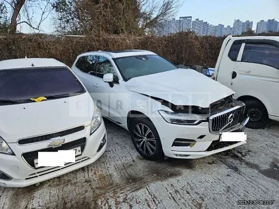 Photo 2 of 17: 2019 Volvo XC60 T6 AWD — Korean insurance auction