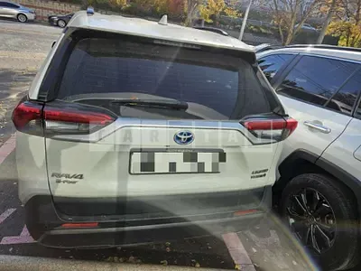 Photo 1 of 17: 2020 Toyota Lave 4 Hybrid AWD — Korean insurance auction