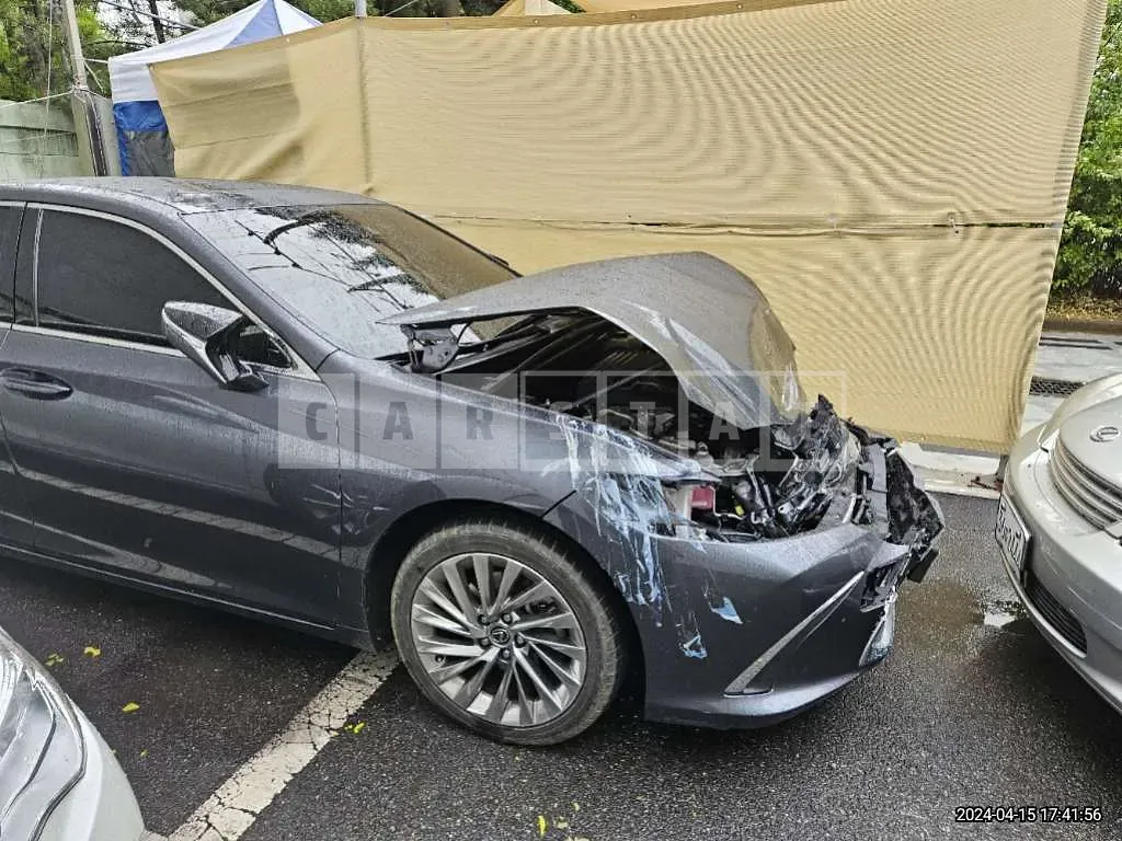 Photo 2 of 23: 2022 Lexus ES300h — Korean insurance auction