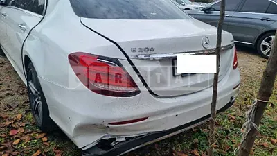 Photo 1 of 47: 2020 Mercedes-Benz E300 4Matic, VIN WDDZF4KBXLA716419 — Korean insurance auction