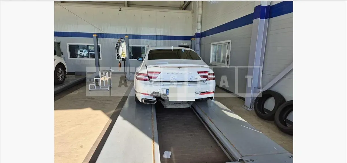 Photo 2 of 12: 2022 Genesis G80 2.5T — Korean insurance auction