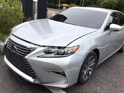 Photo 1 of 16: 2017 Lexus ES300h, VIN JTHBW1GG2H2164140 — Korean insurance auction