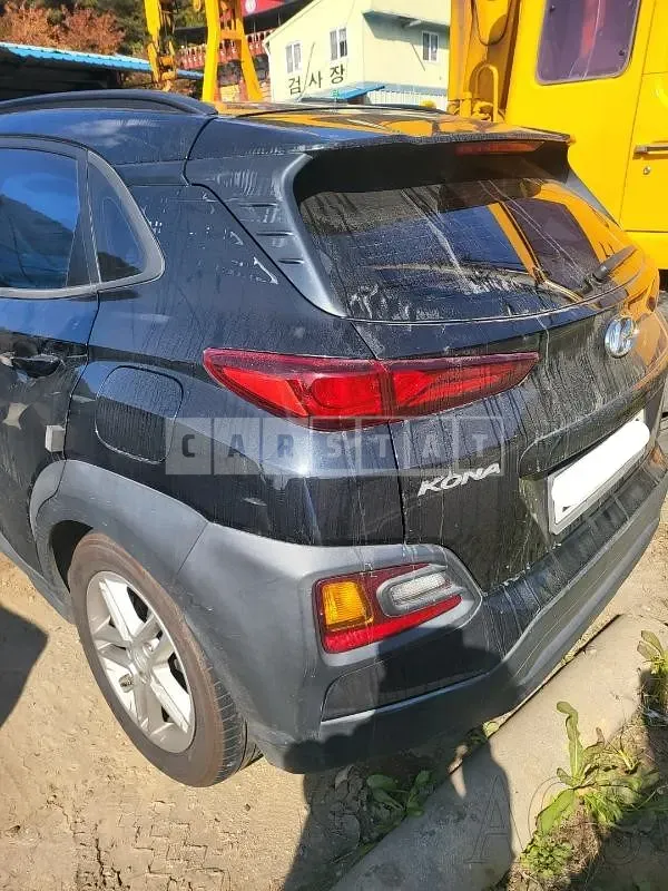 Photo 2 of 7: 2018 Hyundai Kona, VIN KMHK3816GJU004917 — Korean insurance auction