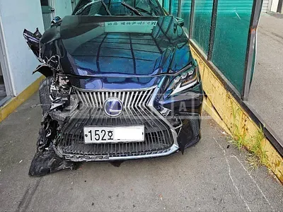 Photo 1 of 35: 2020 Lexus ES300h, VIN JTHB21B11L2097750 — Korean insurance auction