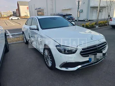 Photo 1 of 54: 2022 Mercedes-Benz E220 d 4Matic — Korean insurance auction