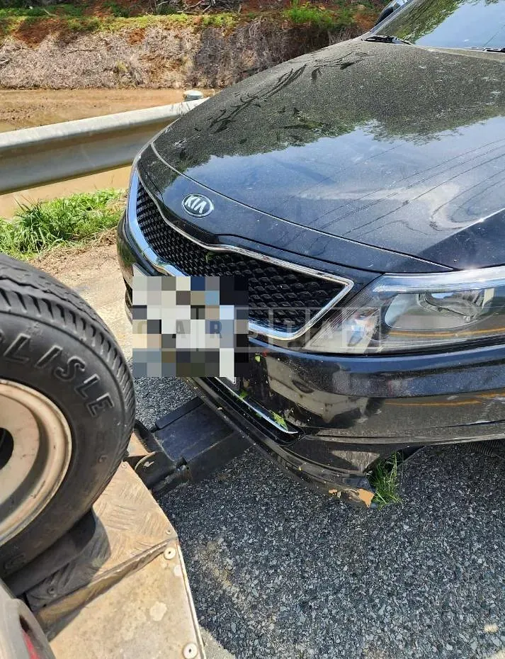 Photo 2 of 17: 2015 Kia K5, VIN KNAGM419BFA617786 — Korean insurance auction
