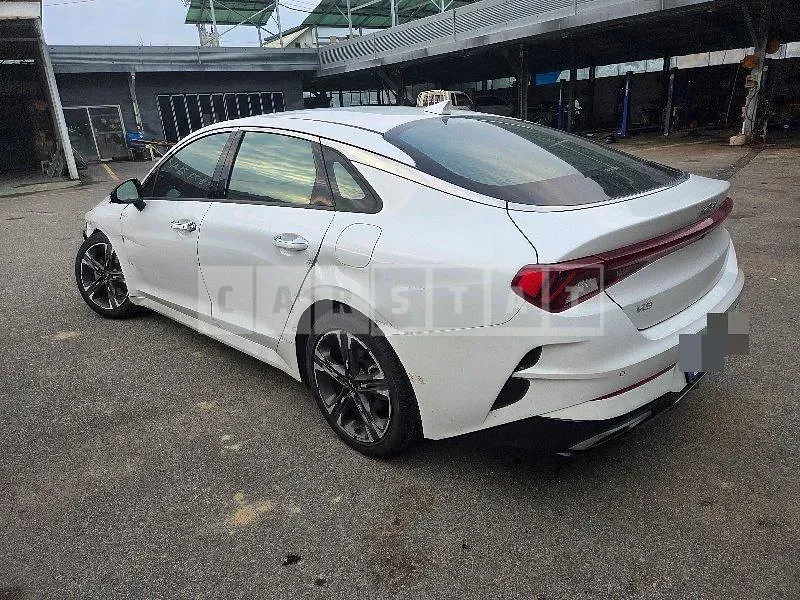 Photo 2 of 19: 2022 Kia K5 — Korean insurance auction