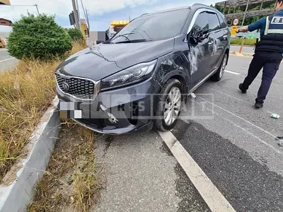 Photo 1 of 10: 2017 Kia Sorento 2.2 (4WD), VIN KNAPH81BDJA402438 — Korean insurance auction