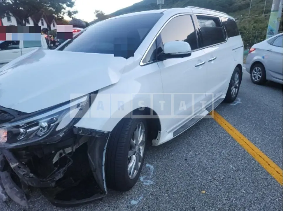 Photo 2 of 5: 2019 Kia Carnivals, VIN KNAME81ABKS527697 — Korean insurance auction