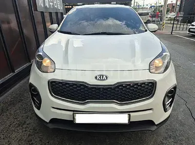 Photo 1 of 18: 2018 Kia Sportage — Korean insurance auction