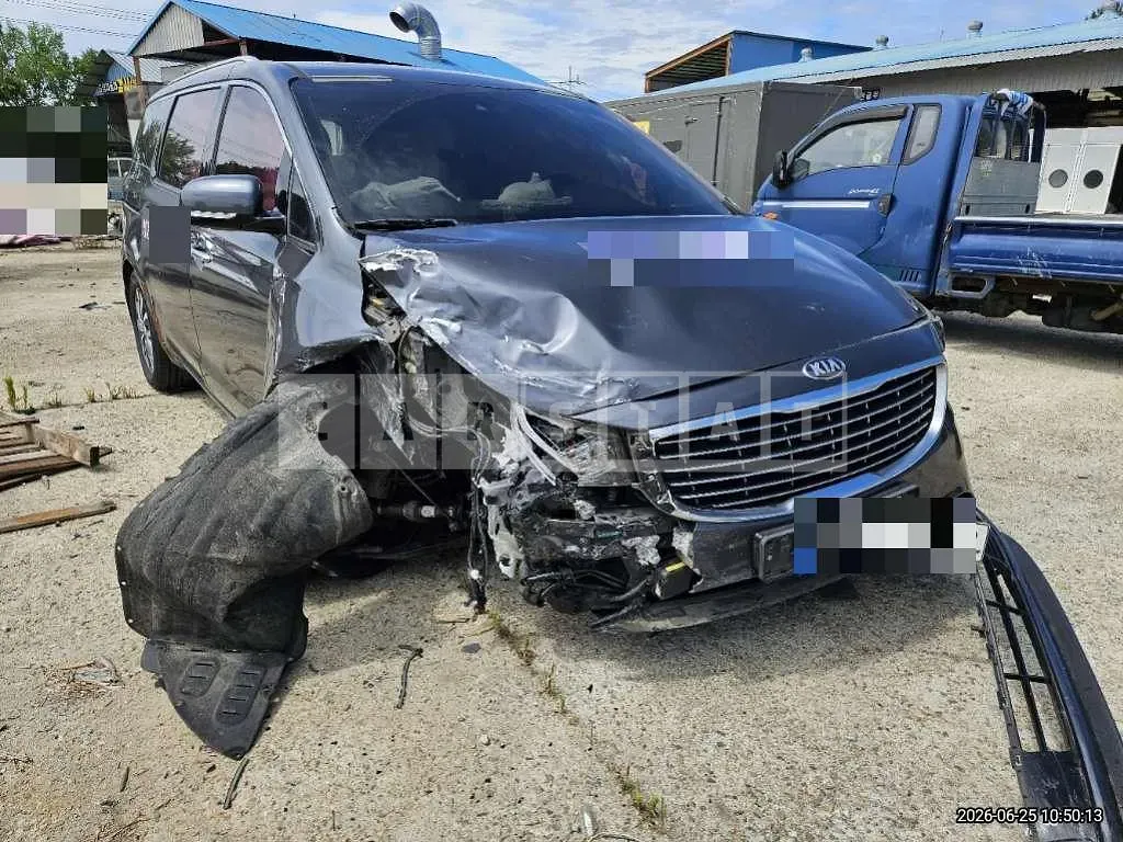 Photo 2 of 20: 2017 Kia Carnivals — Korean insurance auction