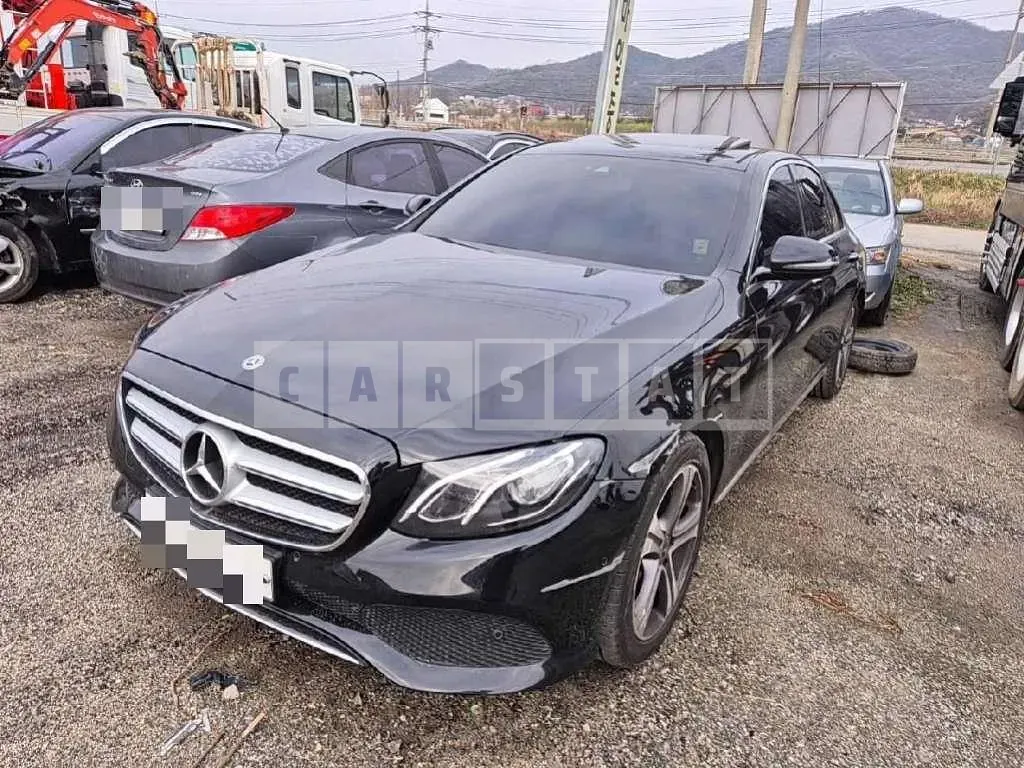 Photo 2 of 52: 2019 Mercedes-Benz E300 — Korean insurance auction